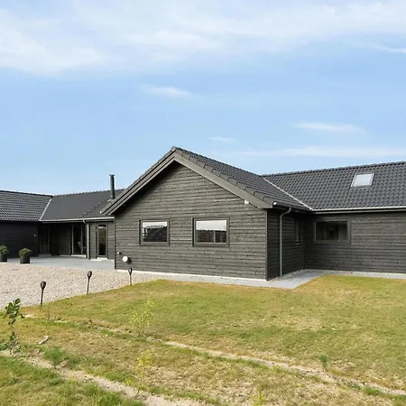 Semesterbostad Lovely In With Sauna