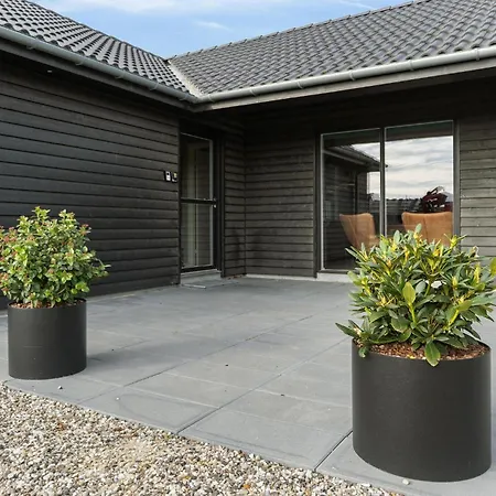 10 Bedroom Amazing In Holiday home *